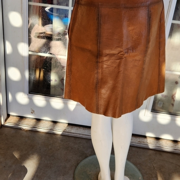 VINTAGE DISTRESSED JEANNE BERNARD PARIS ORIGINAL LEATHER SKIRT - Picture 7 of 10